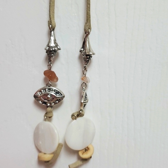 Free People Treasure Dangles/Mother of Pearl - Picture 8 of 9